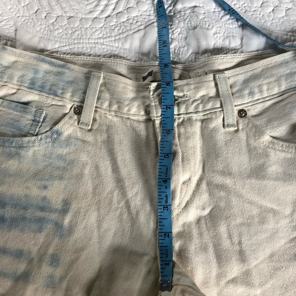 LEVI’S Tie Dye Cutoff Jean Shorts White Blue Junior Size 5 Zip Fly - Picture 9 of 13